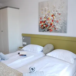 Sea Joy 1 Bed & Breakfast