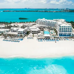 Wyndham Alltra Resort